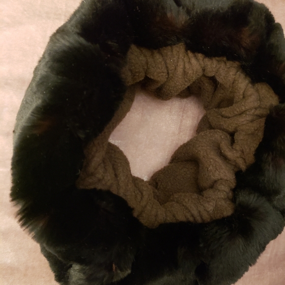 Stylish Popular Trending Faux Fur Headband - Picture 2 of 6